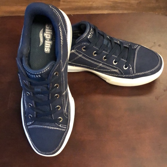 Skechers Women’s Dark Blue Sneakers
Arch Fit Arcade - See Ya There - Picture 2 of 6